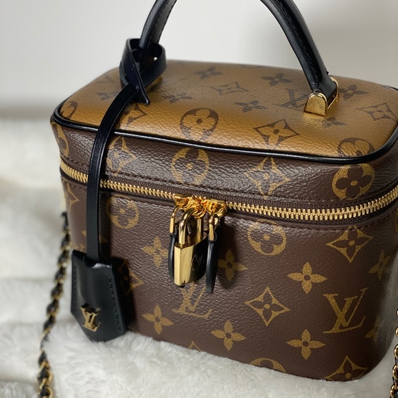 lv vanity size